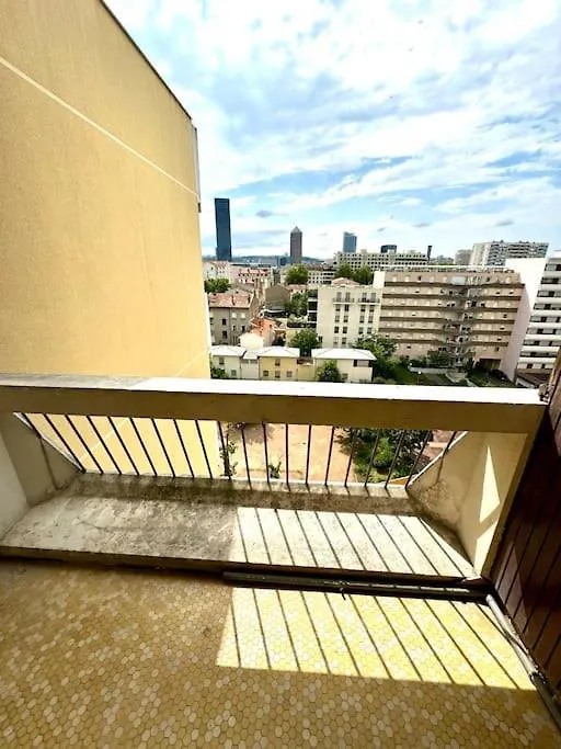 Grand Appartement 3 Chambres Balcon - Partdieu Lyon Apartment