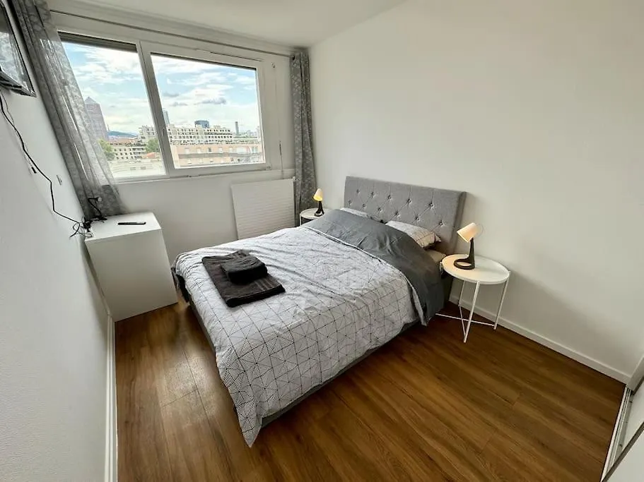 Grand Appartement 3 Chambres Balcon - Partdieu Lyon 0*,  France