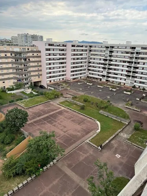 Grand Appartement 3 Chambres Balcon - Partdieu Lyon 0*,
